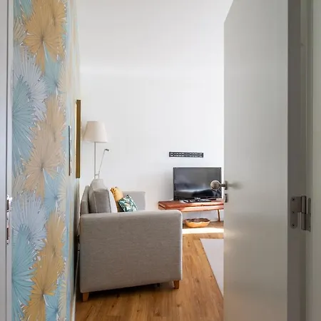Carcavelos Central Apartment