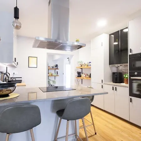 Carcavelos Central Apartment *